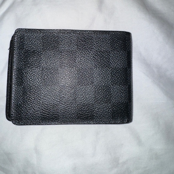 Louis Vuitton Men's Wallet - Picture 2 of 3
